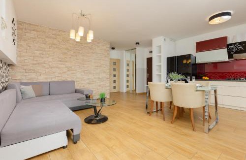 Praga Polnoc Apartment | Metro Targówek Spacious Apartment with Parking by Noclegi Renters
