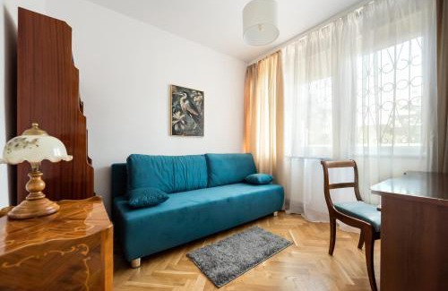 Targowek Apartment | Metro Zacisze Fausta House with Garden by BookingHost