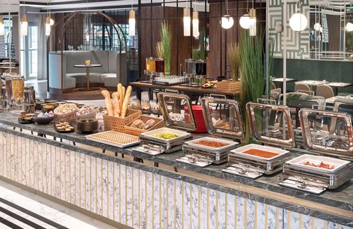 Borek Fałecki Zachod Hotel | Metropolo By Golden Tulip