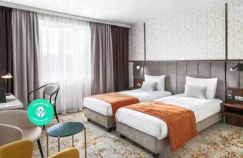 Borek Fałecki Zachod Hotel | Metropolo By Golden Tulip