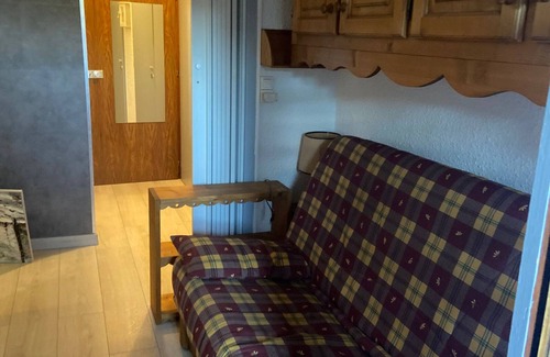 Le Praz de Lys Apartment | Mezzanine Apartment for 6, Village Center, Near Slopes