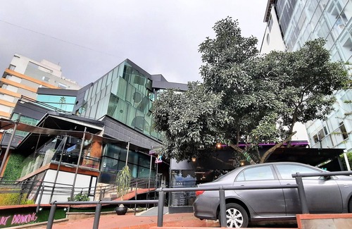 Gonzalez Suarez House | MH Suite Standard in the heart of the city