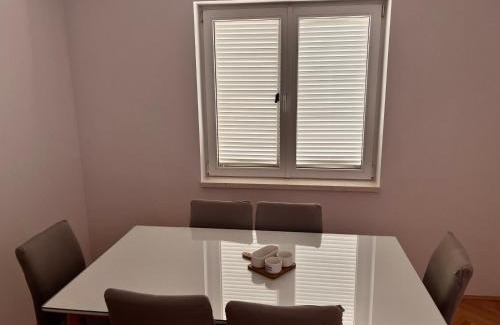 Istok Apartment | Mia