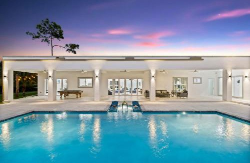 Princeton Villa | Miami Getaway in The White House , Family ,Friends Close to Miami Beaches and the Keys West