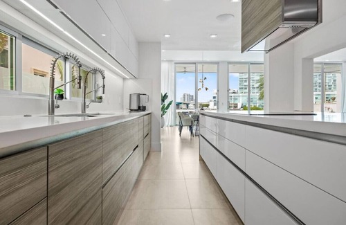 Sunny Isles Beach Apartment | Miami Modern Heated Pool & Dock