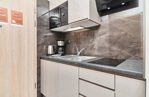 Krzyki Apartment | Miasto Marina A Wrocław | Cosy Studio with Gym, Balcony and Parking