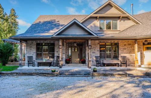 Lion's Head House | Michael's Luxury Cottage On Bruce Trail Starlink