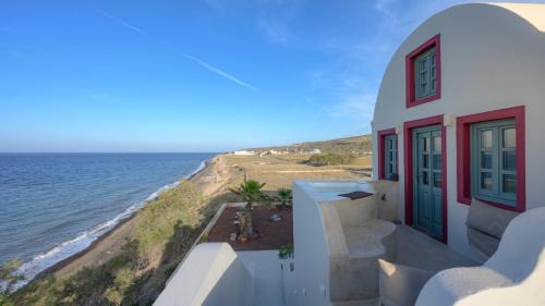 Kamari Villa | Michelangelo Beach Villa