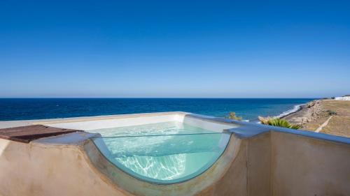Kamari Villa | Michelangelo Beach Villa