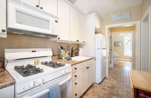 South Haven Apartment | Michiana Apartment #1 Beautiful Beach Abode! One queen bedroom. One bath.
