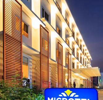 Ugong Norte Hotel | Microtel by Wyndham Acropolis