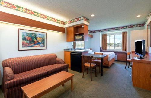 Pueblo Hotel | Microtel Inn and Suites Pueblo