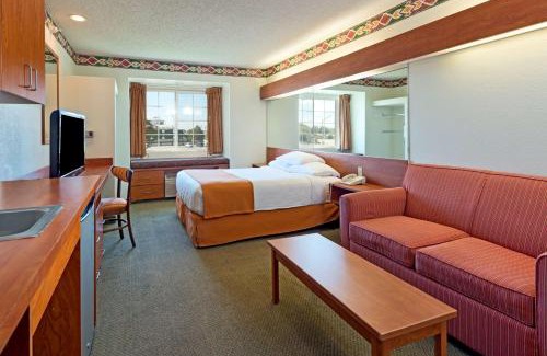 Pueblo Hotel | Microtel Inn and Suites Pueblo