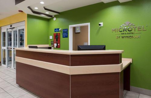 Rogers Hotel | Microtel Inn by Wyndham Rogers