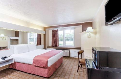 Wilson Hotel | Microtel Inn by Wyndham Wilson