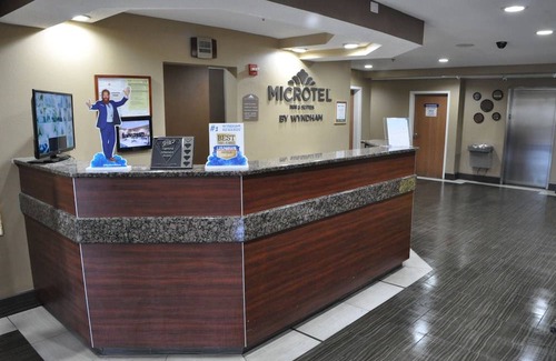 Lithonia Hotel | Microtel Inn & Suites by Wyndham Lithonia/Stone Mountain