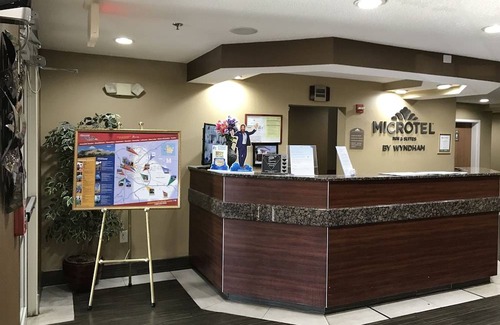Lithonia Hotel | Microtel Inn & Suites by Wyndham Lithonia/Stone Mountain