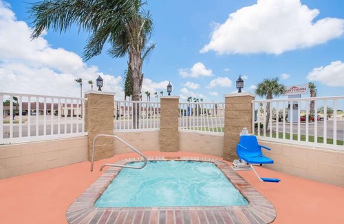 Aransas Pass Hotel | Microtel Inn & Suites by Wyndham Corpus Christi/Aransas Pass