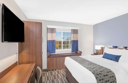Binghamton Hotel | Microtel Inn & Suites by Wyndham Binghamton