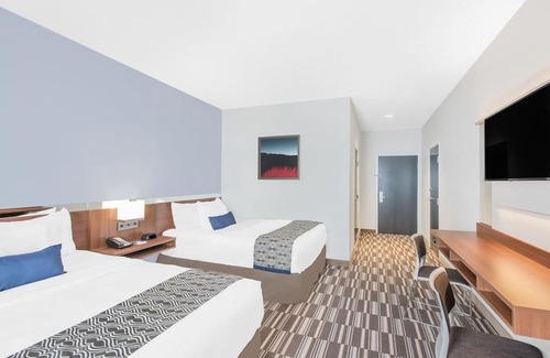 Binghamton Hotel | Microtel Inn & Suites by Wyndham Binghamton