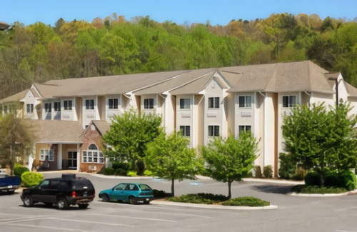 Cherokee Hotel | Microtel Inn & Suites by Wyndham Cherokee
