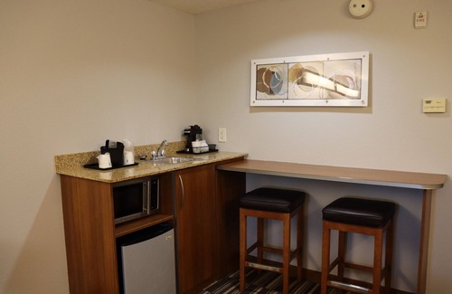 Columbus Hotel | Microtel Inn & Suites by Wyndham Columbus/Near Fort Moore