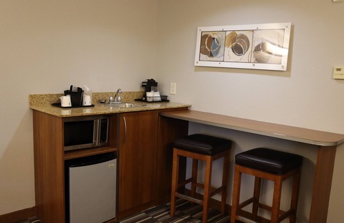 Columbus Hotel | Microtel Inn & Suites by Wyndham Columbus/Near Fort Moore