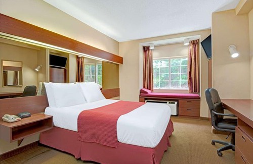 Southeast Raleigh Hotel | Microtel Inn & Suites by Wyndham Raleigh