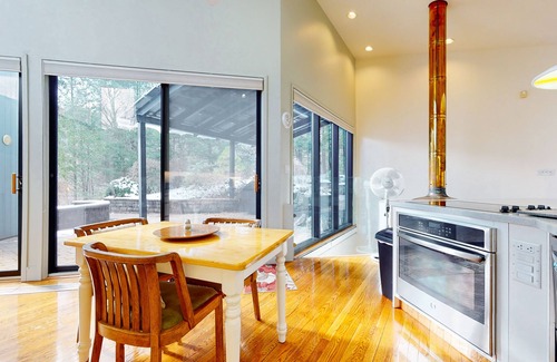 Jackson House | Mid-century home with incredible Mt. Washington view, private sauna & deck