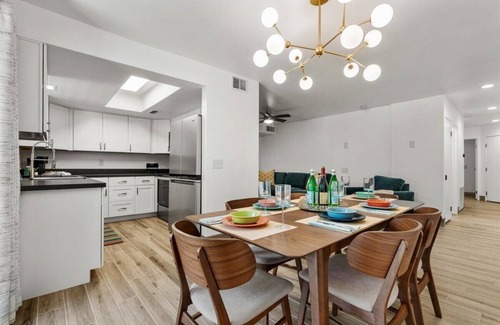 Palm Springs Condo | Mid-Century Modern Condo I King Bed I Pool & Patio
