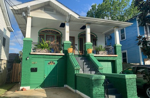 Mid-City Apartment | Mid City 2 BR in Beautiful Arts and Crafts House