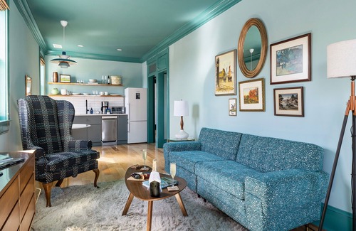 North Charleston Apartment | Mid Mod | Chic Artistic Loft Downtown Park Circle