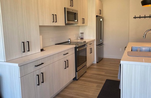Manhattan Condo | Mid-Mod MHK condo minutes from downtown Manhattan & Colbert Hills Golf Course