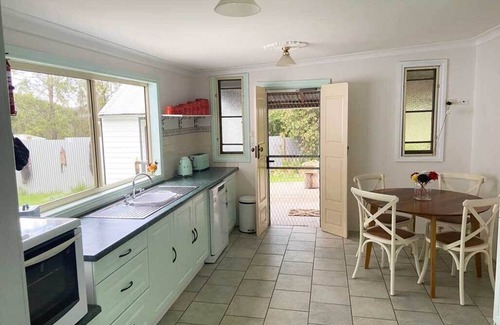 Moparrabah Cottage | Mid North Coast Macleay Valley Mountain Views - Pet Friendly Cottage