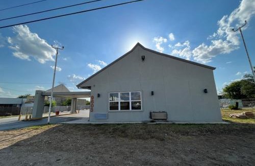 North San Antonio - SAT Hotel | Mid Towne Inn & Suites