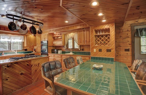 Hesston House | Middle Ridge Lodge Raystown Lake 7 Points