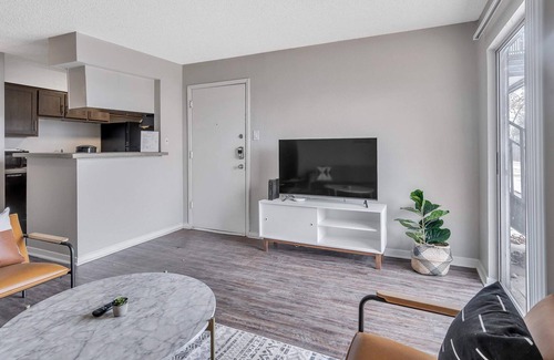 Midland Apartment | Midland Apartment Oasis + Local Attractions Nearby