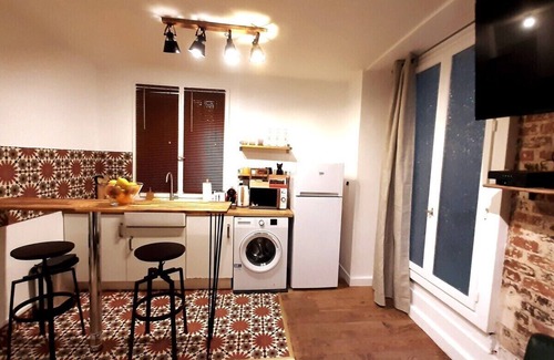 Pigalle Apartment | Midnight in Paris Montmartre