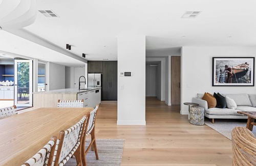 Mount Martha House | Midnight Sands Luxe Beachside Designer with Pool