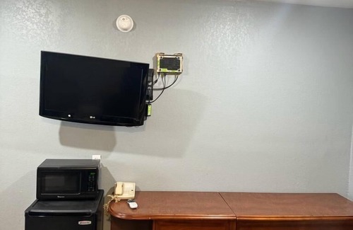 Englewood Hotel | Midtown Lodge
