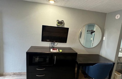 Englewood Hotel | Midtown Lodge