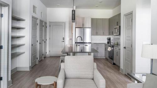 Nashville Apartment | Midtown Nashville Apartments by Landing