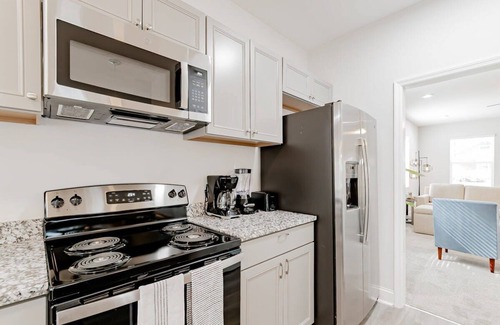 Columbia House | Midtown, Near USC & River - Paired On Pope 1 & 2!