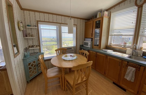 Town of East Hampton Condo | Midwaves- Ditch Plains at the Beach
