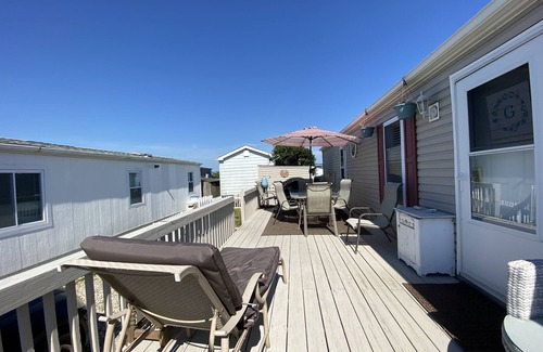 Town of East Hampton Condo | Midwaves- Ditch Plains at the Beach