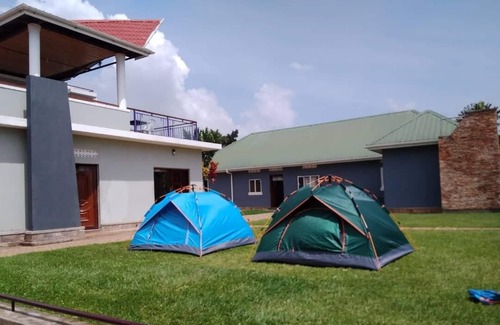 Entebbe Apartment | Migingo Suites Entebbe Airport & Lake view Gem
