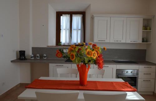 Castagneto Carducci Apartment | Mignola Le Bozze- Podere con piscina-WI-FI