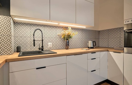 Piecki-Migowo Apartment | Migowo Apt w/Parking, Balcony - by Rentujemy