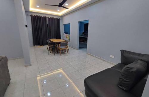 Alor Gajah House | Mikayla Pool Homestay Gadek, Alor Gajah
