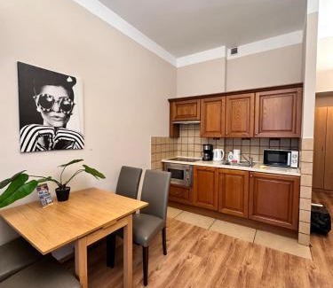 Stare Miasto Apartment | Mikołajska Apartments with Lift